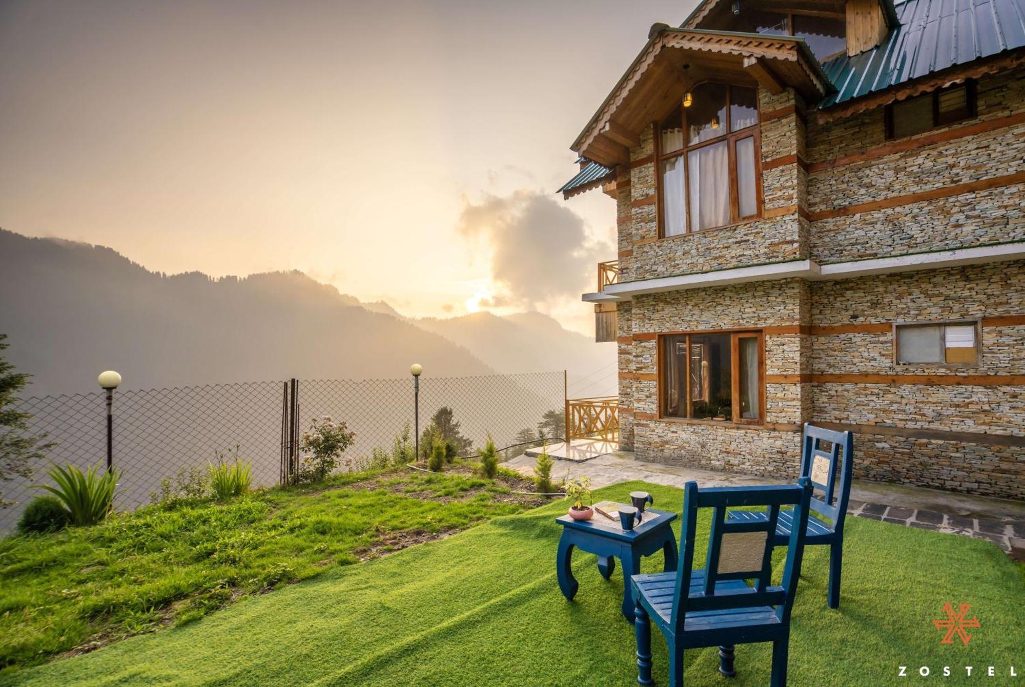 Zostel Shoja, Jibhi Hostel Exterior photo