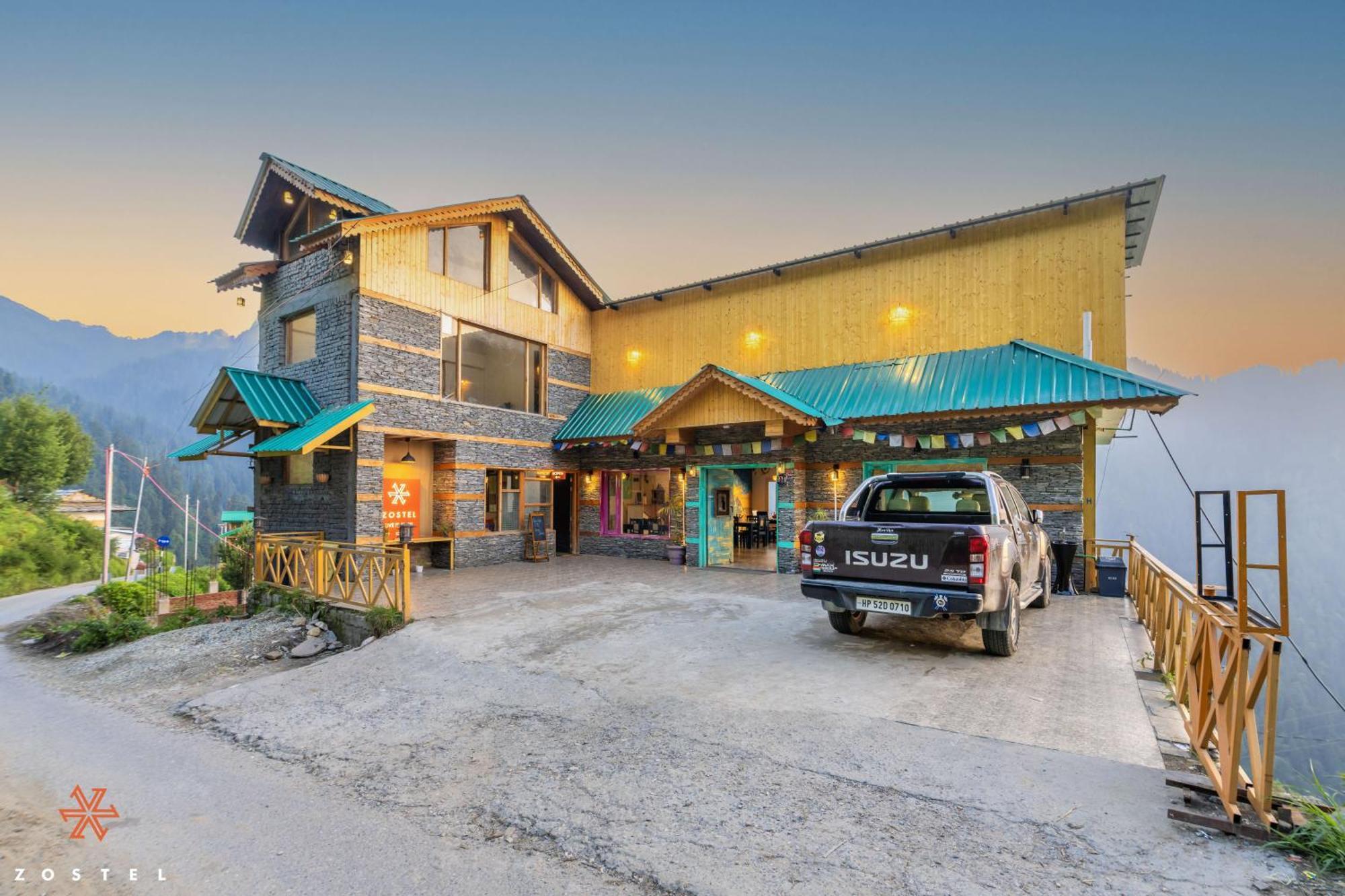 Zostel Shoja, Jibhi Hostel Exterior photo